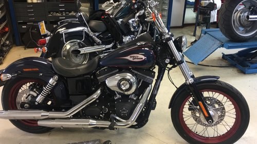 Harley street bob special , like NEW 2013 SOLD