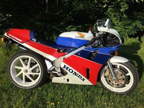 1988 Honda RC 30 superb SOLD