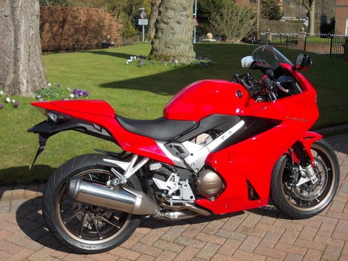 2014 HONDA VFR800F.RED STUNNING.PERFECT.£6775.00 For Sale