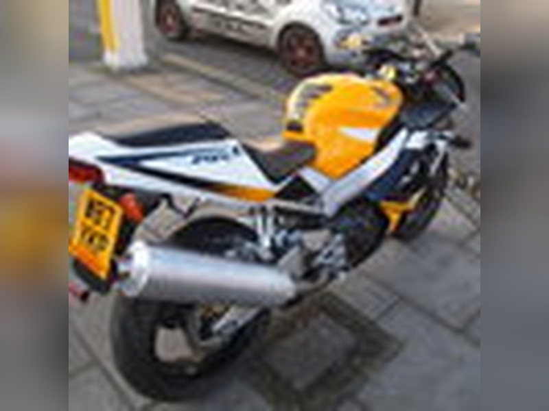 CBR900 RRY 929cc Fireblade, Owned By James May.