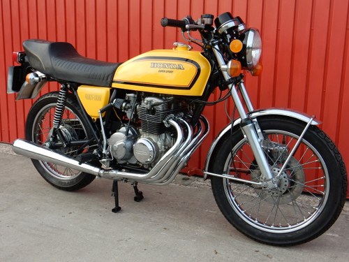 1975 HONDA 400 FOUR FABULOUS LOOKING BIKE LOTS OF MONEY A vendre