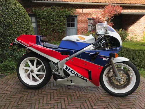 1988 Honda RC 30 For Sale