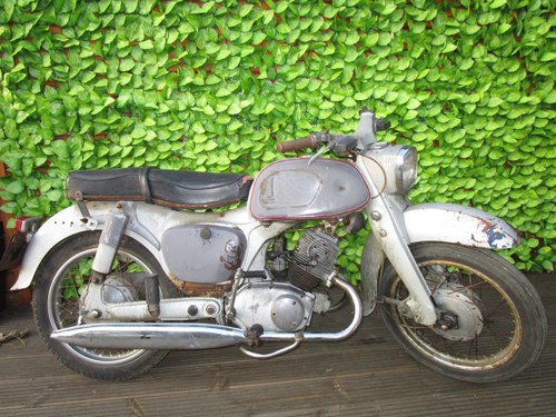 1961 Honda c92 uk bike with v5 proper barn find wi VENDUTO