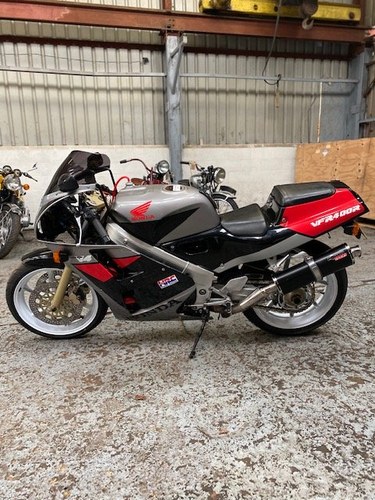 Lot 45 - A 1989 Honda VFR400 - 09/2/2020 For Sale by Auction