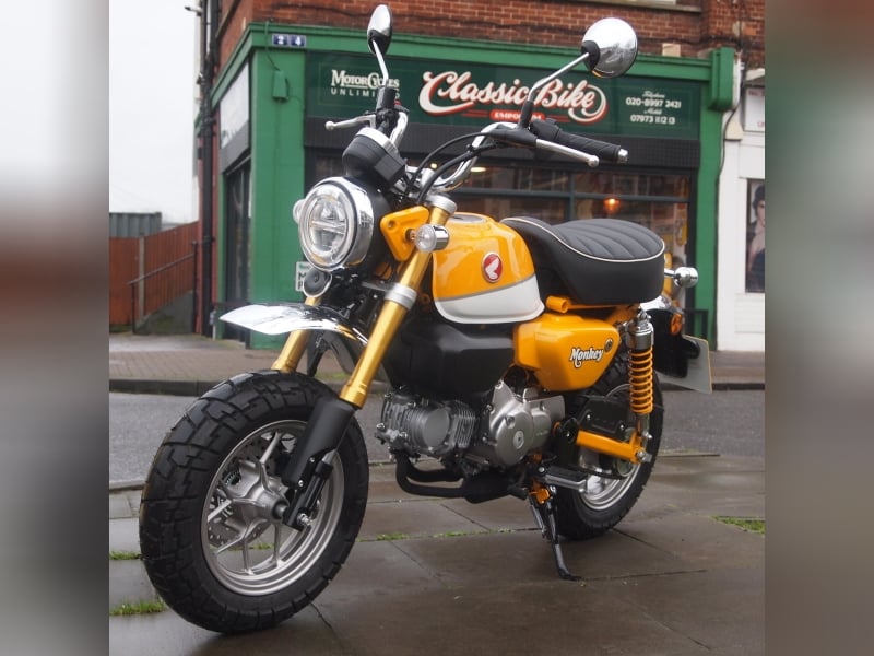 Z125 MA-K Monkey Bike, 220 Dry Miles From New.