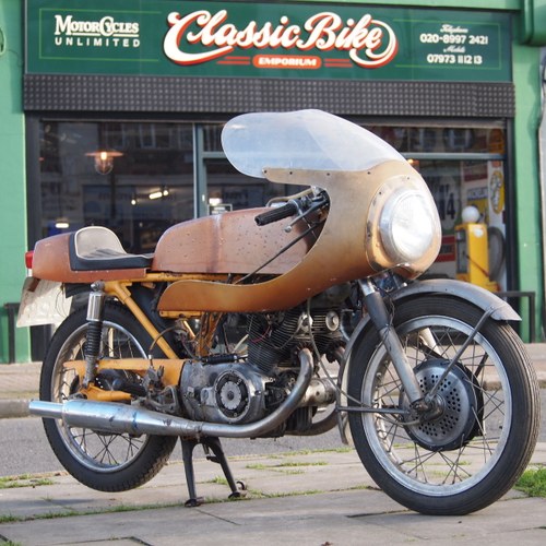 1965 Honda CB77 305cc Cafe Racer Road Legal Project. VENDUTO
