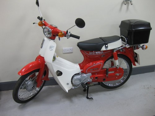 1982 Honda C70C in show condition. Price reduced For Sale