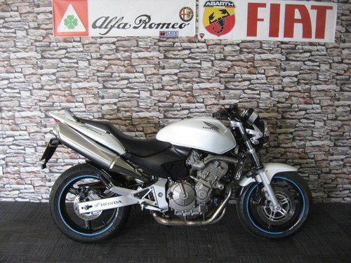 2005 05-reg Honda CB600F-4 Hornet Naked finished in white In vendita