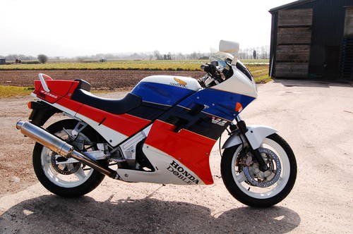 1988 FG  VFR, RC30 factory colours by Doble SOLD