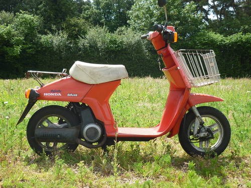 1985 Classic Honda Melody Deluxe Moped Scooter VENDUTO