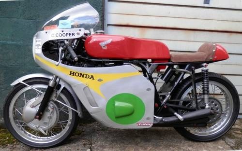 1976 Honda 'SIX' Classic RC 166 Race Replica VENDUTO
