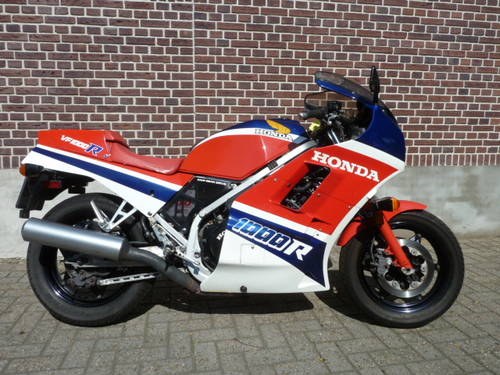 Honda VF1000R superbike 1985. For Sale