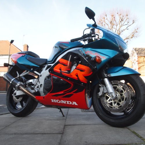 1999 CBR900 RRW Celebrity Owned 'James May' In vendita