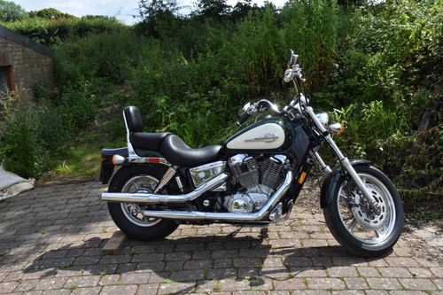 HONDA  VT1100 SHADOW SPIRIT 2000  - EXTREMELY LOW MILES!! For Sale