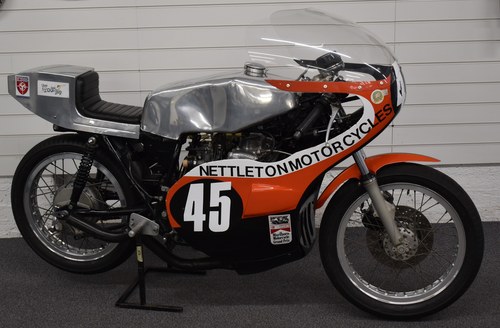 The John Kidson 1977 TT winning Honda 400 four motorbike In vendita all'asta