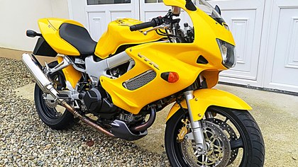 HONDA VTR 1000 FIRESTORM 444 MILES FROM NEW 1 OWNER PERFECT