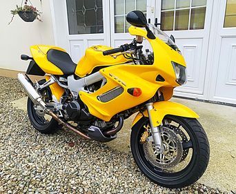 Picture of HONDA VTR 1000 FIRESTORM 444 MILES FROM NEW 1 OWNER PERFECT