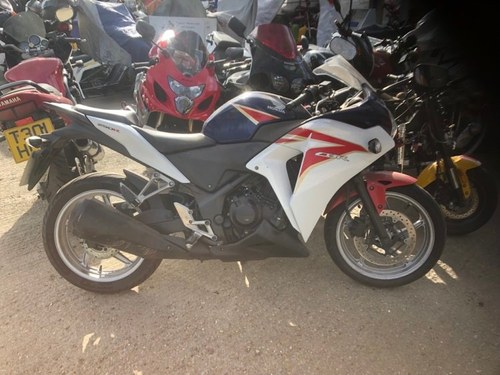 2014 Honda CBR250R £1000 as is or £1495 on the road Kaufen Bei