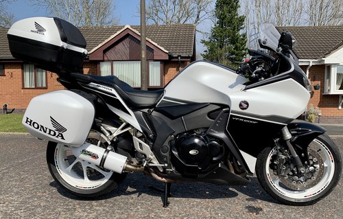 Honda VFR 1200F (2016) white/black For Sale