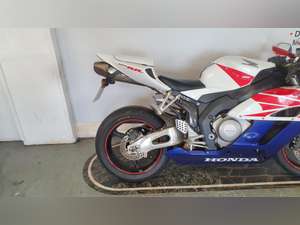 HONDA CBR1000RR 2004 WHITE/RED For Sale (picture 4 of 10)