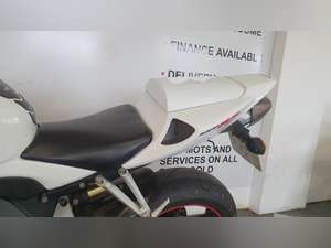 HONDA CBR1000RR 2004 WHITE/RED For Sale (picture 6 of 10)