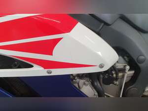 HONDA CBR1000RR 2004 WHITE/RED For Sale (picture 10 of 10)