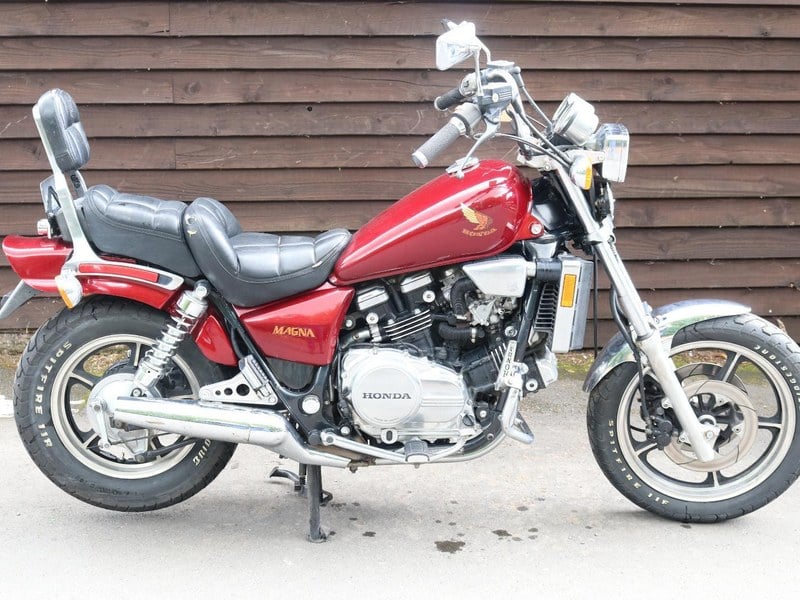 Honda V45 Magna 1985 100 original and untouched, hand book a