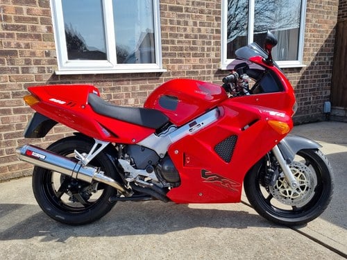 1999 Honda VFR 800 FI A vendre