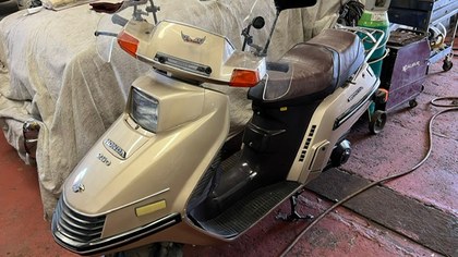 HONDA 250 SPACY - QUIRKY SCOOTER