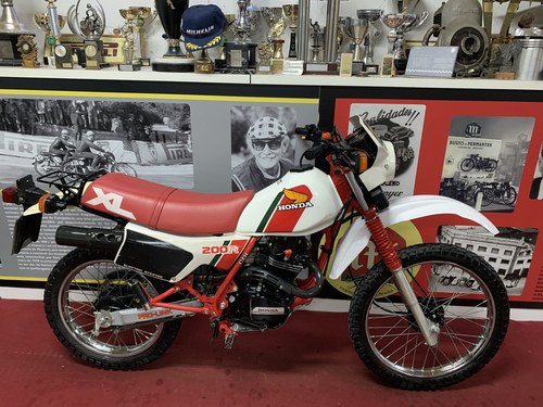1983 Honda xl 200 with only 3000kms!! like new! VENDUTO