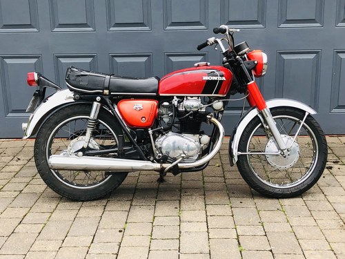 1972 Nice old CB 250 ! Starts and rides well any px considered In vendita