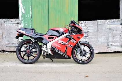 Picture of 1980 1995 Honda VFR 400R For Sale by Auction