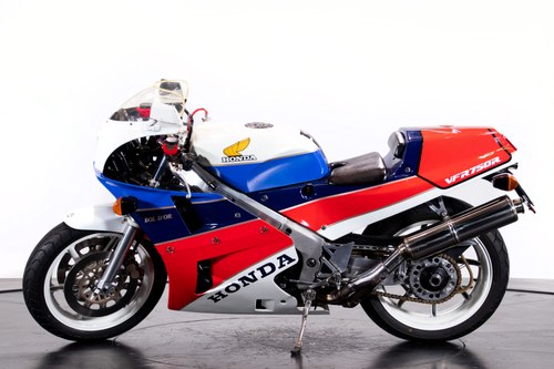 HONDA RC 30 1988 À venda