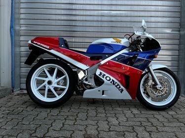 Picture of Honda RC30