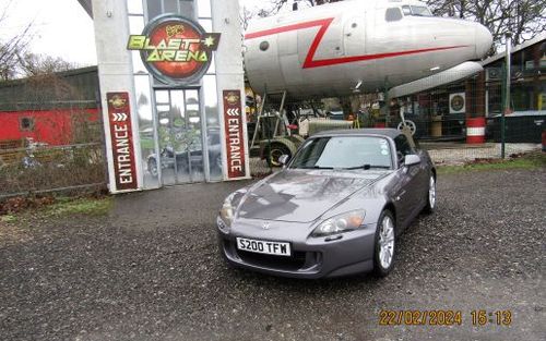 2004 Honda S2000 (picture 1 of 9)