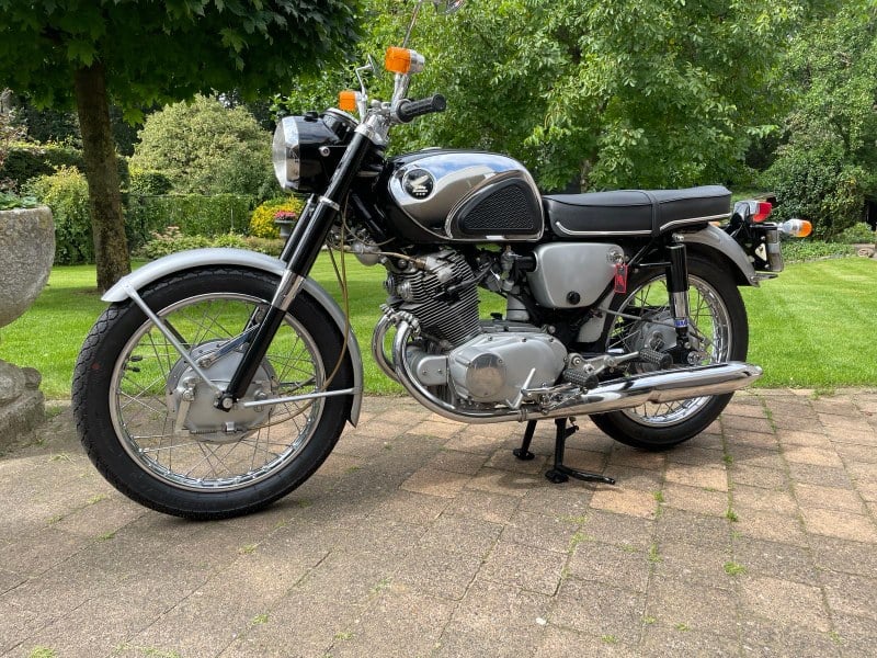 1965 Honda CB 72