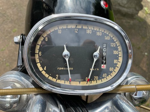 1965 Honda CB 72 - 8
