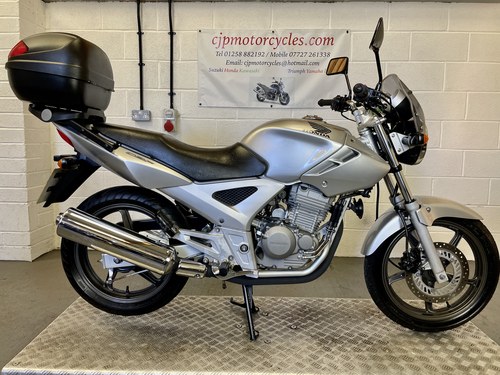 HONDA CBF250-6, 2006/56, 11265 MILES, SILVER VENDUTO