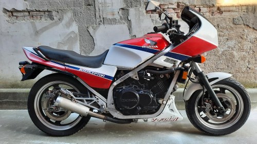 1985 Honda VF 700