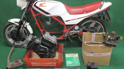 1986 Honda VT250FD Project