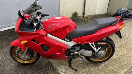 HONDA VFR 800 Fi WITH ONLY 16,000 Miles 2 OWNERS