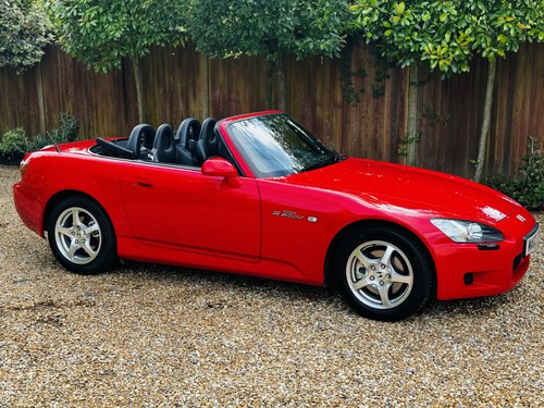 2002 Honda S2000 GT, car play, hard top, family owned