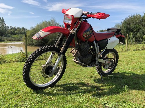 Lot 401 - 2004 Honda XR400 Vente aux enchères