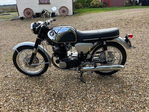 1964 Honda CB72 250 cc Twin With Electric Start Beautiful VERKAUFT
