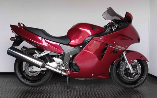 1997 Honda CBR 1100 XX Super Blackbird SC 35 member 300 Km/h club A vendre