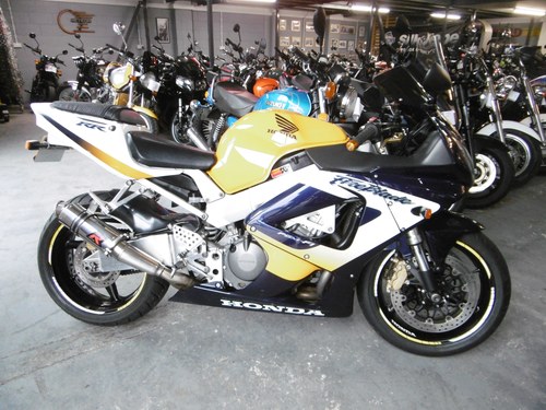 2001 Honda CBR900RR Fireblade STUNNING please see photos À venda