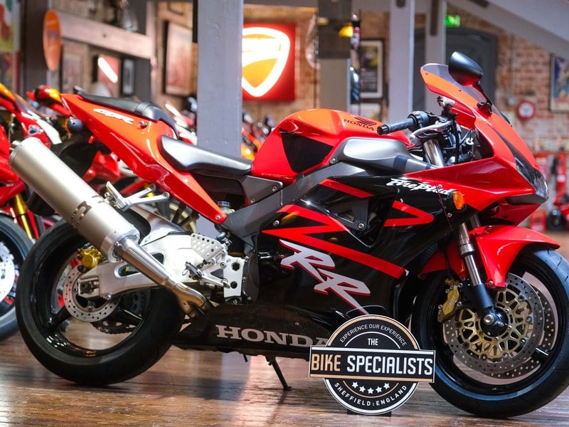 Honda CBR954 RR FireBlade Signed by McGuiness 6,135 Miles