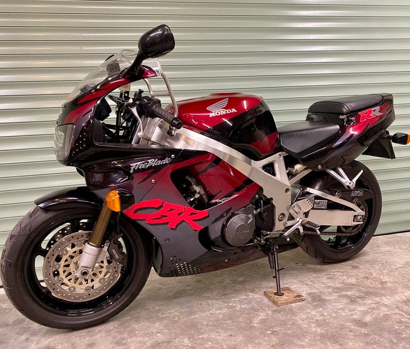 1994 Honda CBR 900RR Fireblade - 1 1994 Honda CBR 900RR Fireblade - 1