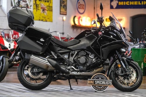 2022 Honda NT1100 Touring With Full Luggage A vendre