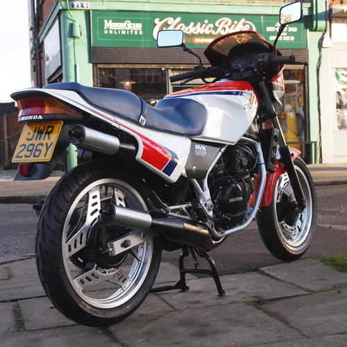 1983 Honda MVX250 RARE: Two Stroke, V3 Engine Liquid Cooled. Kaufen Bei